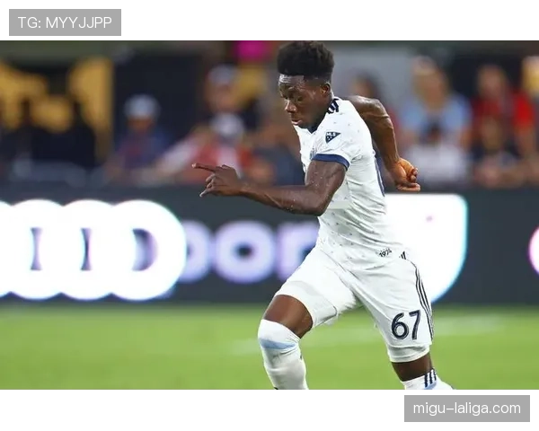 加拿大枫叶逼抢革命 阿方索戴维斯边路爆点启动闪电反击 加拿大枫叶逼抢革命 阿方索戴维斯边路爆点启动闪电反击